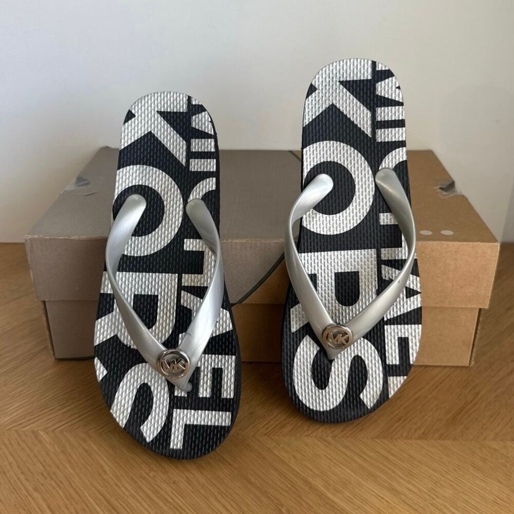 Michael Kors Signature Logo Women Slides Sandal- SZ 7